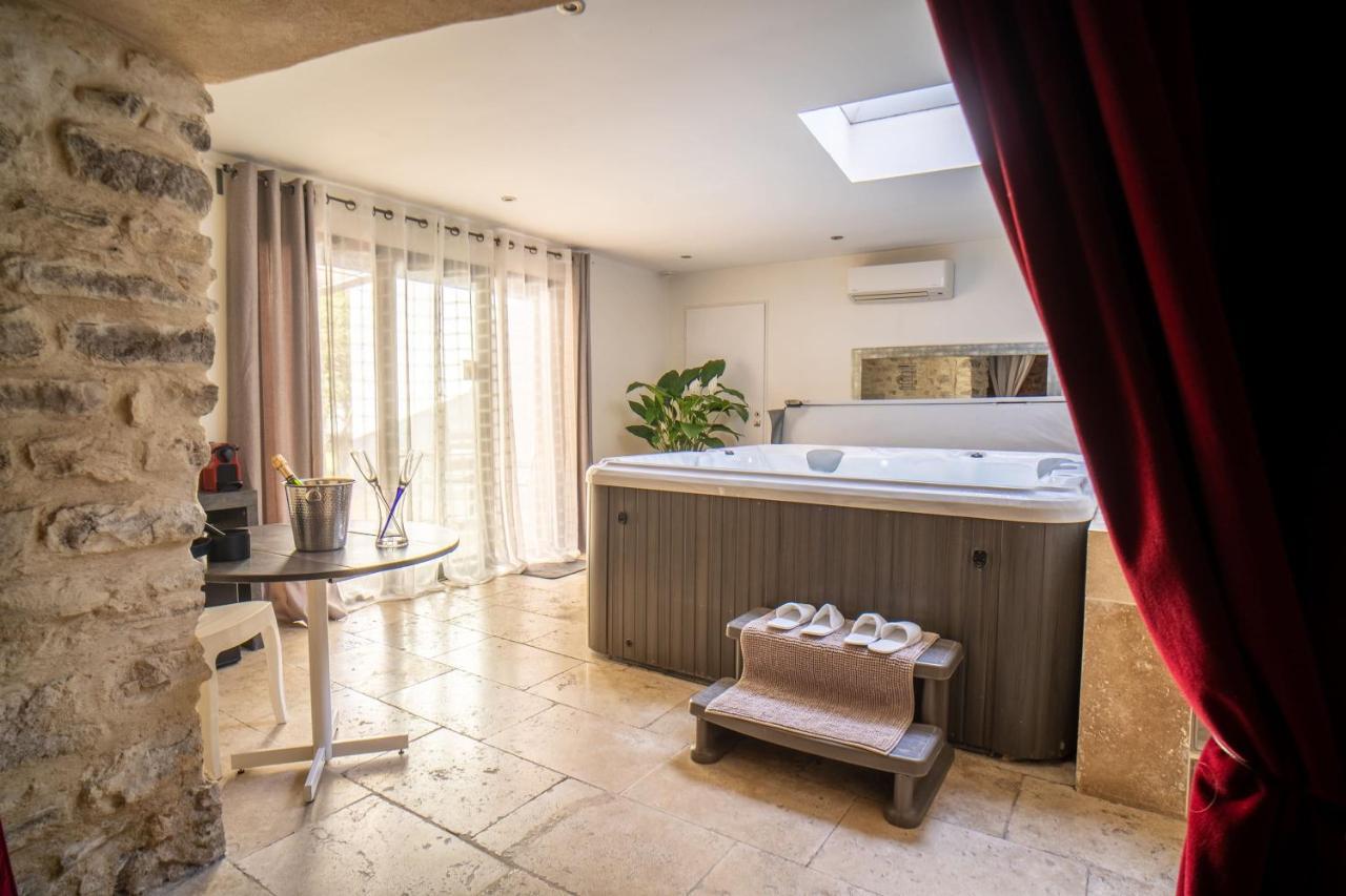 Chambre D'Hote Romantique Avec Spa Privatif Domaine Les Nuits Envoutees - Vezenobres Экстерьер фото