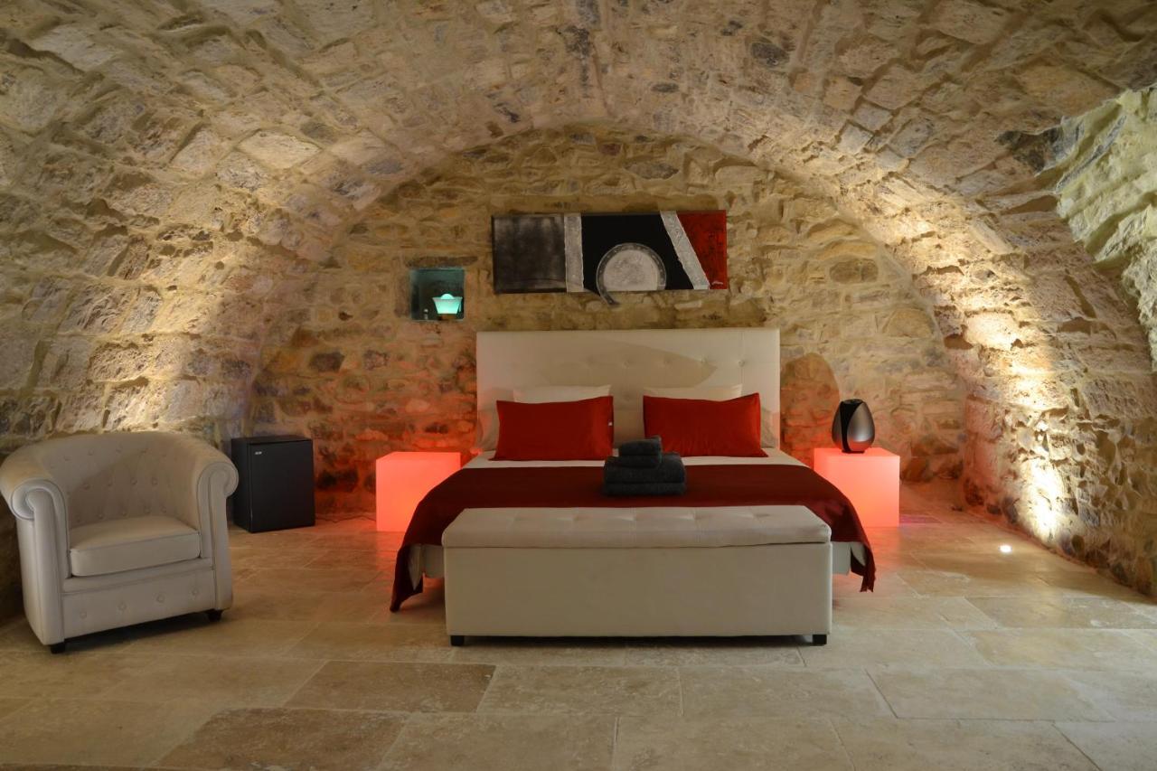 Chambre D'Hote Romantique Avec Spa Privatif Domaine Les Nuits Envoutees - Vezenobres Экстерьер фото